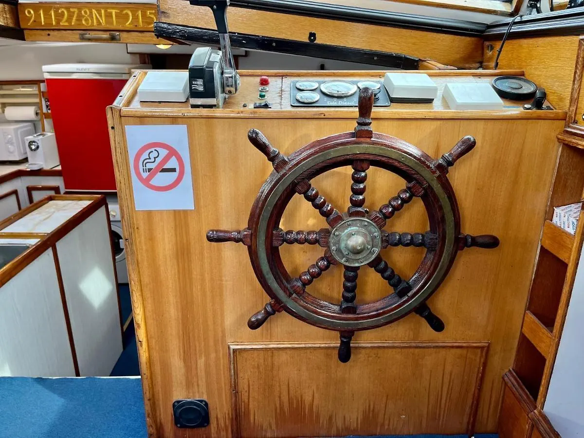 Båthotell Salidas En Barco Hotell Premiá de Mar Spanien